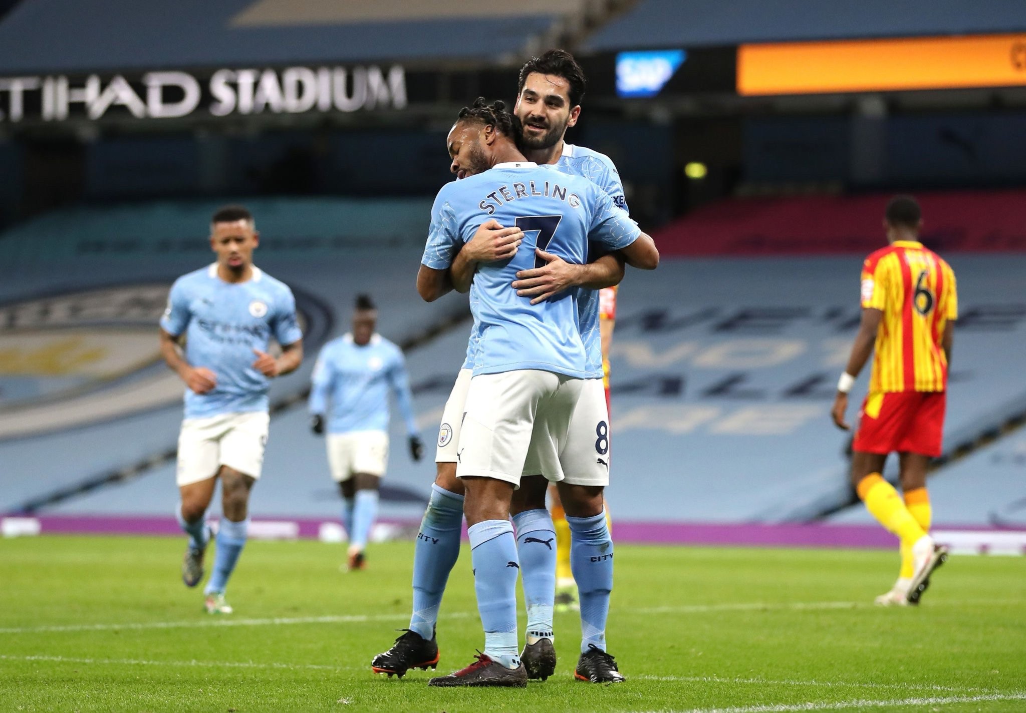 学校根据学 学校根据学